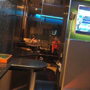 杭州上班轻松的夜场ktv招聘酒水销售员,是否需要轮班或者加班？