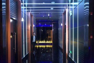 杭州临安区清凉峰镇附近酒吧招聘包厢服务员,一个月上几天班