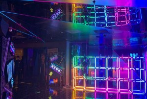 杭州收入高的酒吧招聘包厢陪唱,跟领队还是直招