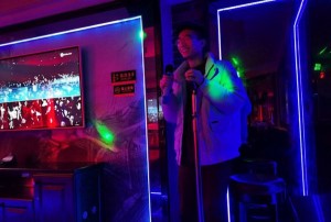 杭州临平区附近ktv招聘包厢陪唱,是当天上班当天发薪吗？