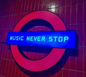 杭州西湖区西湖街道附近酒吧招聘商务礼仪,跟领队还是直招