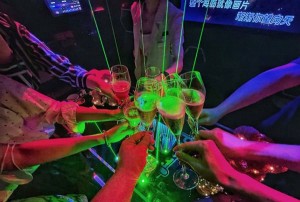 招聘闲置幼师文案范文（诚邀潜力幼儿教师加入，共创教育新篇章）