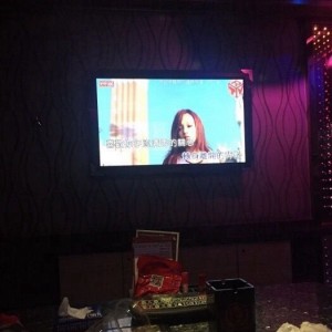 杭州高档酒吧ktv招聘商务迎宾,中午管饭吗？