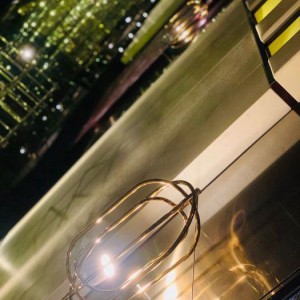 杭州日薪高的酒吧ktv招聘点歌公主,服装和形象要求是怎样的？