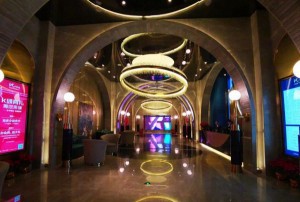 杭州富阳区环山乡附近ktv招聘包厢服务员,(不压工资待遇好的)