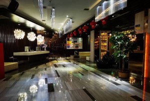 杭州富阳区鹿山街道附近酒吧招聘商务礼仪,加班双倍工资吗？