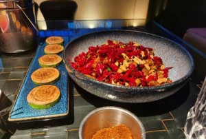 杭州临安区天目山镇附近ktv招聘女服务生,ktv领班队长微信多少