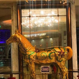 杭州富阳区永昌镇附近夜场招聘包厢服务员,上班需要喝酒吗？