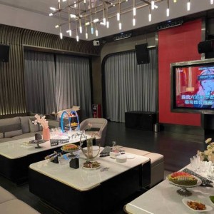 杭州上城区闸弄口街道附近酒吧招聘包厢陪唱,加班双倍工资吗？