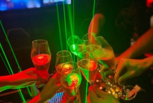 杭州桐庐县旧县街道附近ktv招聘包厢服务员,可以兼职吗？