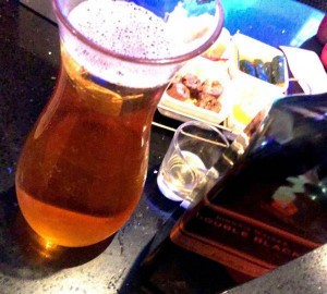 杭州给小费多的夜场ktv招聘包厢服务员,安排住宿吗