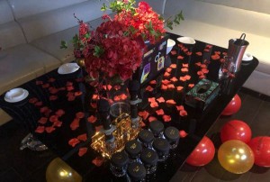 酒吧招聘DJ文案（探索音乐之夜：酒吧诚聘舞台掌控者——DJ）